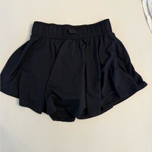 2 Abercrombie Kids Black and White Flounce Skorts